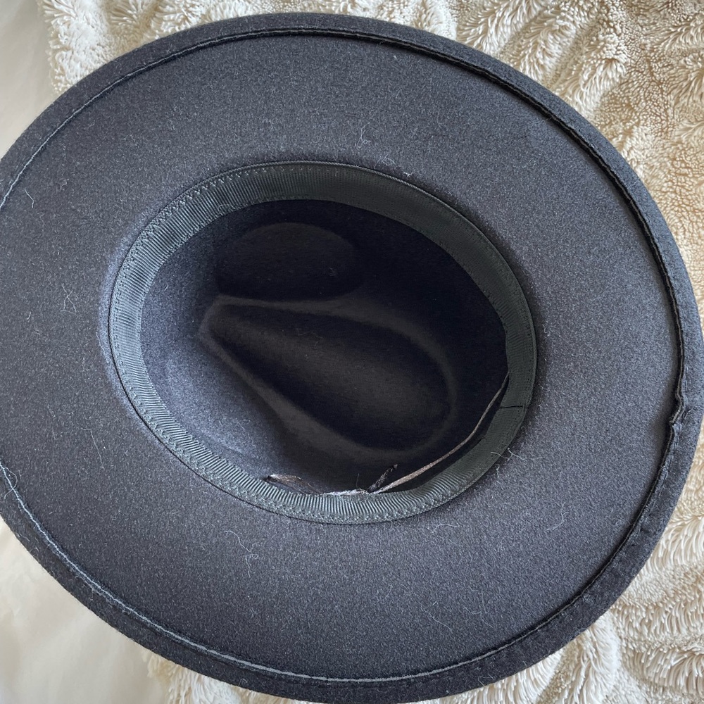 Black hat - Picture 3 of 5